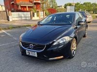 Usata Volvo V40 Ocean Race 150 CV (110 kW) 2014 Nero Station wagon