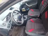 Usata Ford Fiesta 97 CV (71 kW) 2010 Nero Berlina