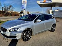 Usata Volvo V60 Momentum 150 CV (110 kW) 2017 Argento Station wagon