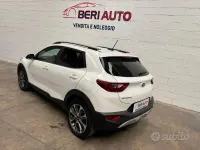 Usata Kia Stonic 120 CV (88 kW) 2018 Bianco SUV
