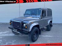 Usata Land Rover Defender SE 122 CV (89 kW) 2007 Grigio Station wagon