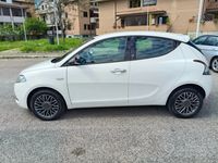 Usata Lancia Ypsilon Gold 69 CV (50 kW) 2019 Bianco Utilitaria