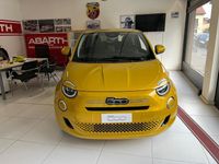 Novo Fiat 500 65 HP (47 kW) 2025 Amarelo Sedan