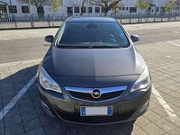 Usata Opel Astra Cosmo 140 CV (102 kW) 2011 Berlina