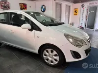 Usata Opel Corsa Edition 75 CV (55 kW) 2013 Bianco Utilitaria