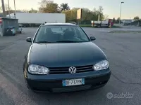 Usado VW Golf IV 101 CV (74 kW) 2000 Gris Familiar