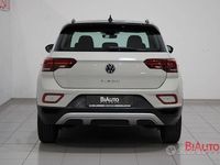 Usata VW T-Roc Life 116 CV (85 kW) 2023 Argento SUV