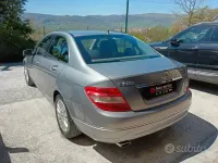 Usata Mercedes C220 Elegance 170 CV (125 kW) 2009 Grigio Berlina
