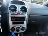 Usata Opel Corsa 85 CV (62 kW) 2012 Bianco Berlina