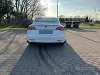 Usata Tesla Model 3 Standard Range Plus 100 kW (136 CV) 2019 Bianco Berlina