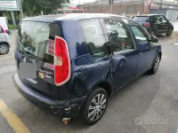 Usata Skoda Roomster 75 CV (55 kW) 2011 Bluazzurro Monovolume
