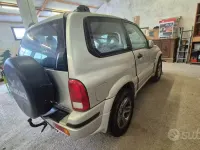 Usata Suzuki Vitara 94 CV (69 kW) 2005 Grigio SUV