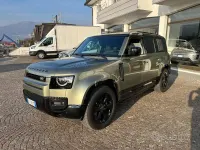 Usata Land Rover Defender SE Dynamic 200 CV (147 kW) 2025 Verde SUV