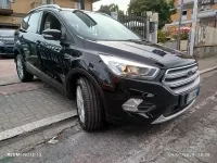 Usata Ford Kuga 120 CV (88 kW) 2020 Nero SUV