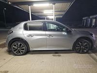 Usata Peugeot 208 GT 100 CV (73 kW) 2023 Grigio Utilitaria
