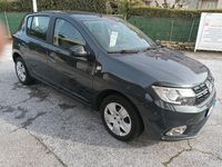 Usata Dacia Sandero Lauréate 75 CV (55 kW) 2017 Grigio Berlina