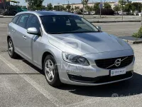 Usata Volvo V60 Business Edition 120 CV (88 kW) 2017 Grigio Station wagon