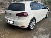 Usata VW Golf VI 110 CV (80 kW) 2010 Bianco Utilitaria