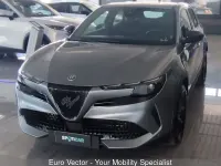 Usata Alfa Romeo Junior 145 CV (106 kW) 2025 Grigio SUV