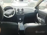 Usata Dacia Sandero Lauréate 75 CV (55 kW) 2013 Berlina