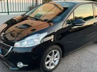 Usata Peugeot 208 68 CV (50 kW) 2013 Nero Utilitaria