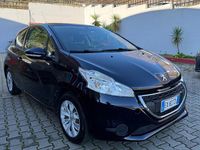 Usata Peugeot 208 Allure 68 CV (50 kW) 2015 Nero Utilitaria
