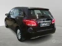 Usata Mercedes B180 Executive 109 CV (80 kW) 2016 Nero Utilitaria