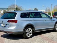 Usata VW Passat Alltrack 200 CV (147 kW) 2022 Argento Station wagon
