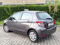 Usata Toyota Yaris 69 CV (50 kW) 2012 Grigio Utilitaria