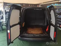 Usata VW Caddy 102 CV (75 kW) 2012 Nero Monovolume