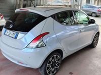 Usata Lancia Ypsilon 69 CV (50 kW) 2017 Blu/azzurro Utilitaria
