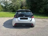 Usata Toyota Yaris Hybrid Business Edition 116 CV (85 kW) 2022 Grigio metallizzato chiaro Berlina