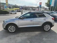 Usata VW T-Roc Pro 116 CV (85 kW) 2024 Pyrit grey met. / nero SUV
