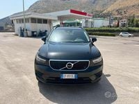 Begagnad Volvo XC40 Momentum 163 HK (119 kW) 2021 Svart SUV