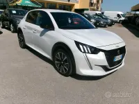 Usata Peugeot 208 GT-line 101 CV (74 kW) 2020 Bianco Utilitaria