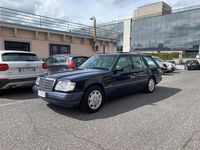 Usata Mercedes E250 Elegance 113 CV (83 kW) 1994 Blu/azzurro Station wagon
