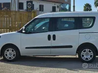 Usata Fiat Doblò Lounge 105 CV (77 kW) 2021 Bianco Monovolume