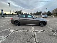 Usata Alfa Romeo Giulia 150 CV (110 kW) 2017 Grigio Berlina