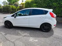Usata Ford Fiesta 100 CV (73 kW) 2015 Bianco Utilitaria
