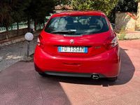 Usata Peugeot 208 82 CV (60 kW) 2013 Rosso Utilitaria