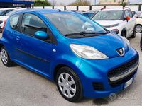Usata Peugeot 107 68 CV (50 kW) 2009 Blu Utilitaria
