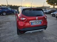 Usata Renault Captur Intens 90 CV (66 kW) 2015 Rosso SUV