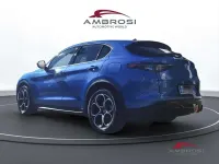 Begagnad Alfa Romeo Stelvio Sprint 210 HK (154 kW) 2024 Blå SUV