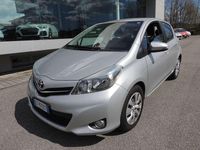 Usata Toyota Yaris Lounge 69 CV (50 kW) 2014 Grigio Utilitaria