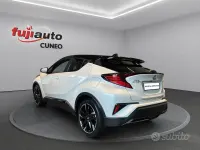 Usata Toyota C-HR Sport 184 CV (135 kW) 2022 Pearl white & black SUV