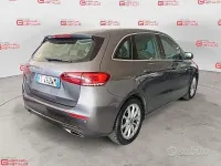 Usata Mercedes B180 116 CV (85 kW) 2019 Grigio Monovolume