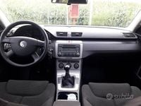 Usata VW Passat 140 CV (102 kW) 2006 Grigio Station wagon