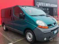 Usata Renault Trafic 135 CV (99 kW) 2006 Verde Monovolume