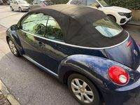 Usata VW New Beetle 105 CV (77 kW) 2007 Blu/azzurro Utilitaria