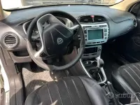 Usata Lancia Delta 120 CV (88 kW) 2011 Bianco Utilitaria